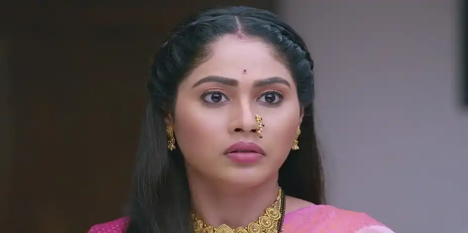 Vasu Scolds Vishakha over Her Mobile | Punha Kartavya Ahe