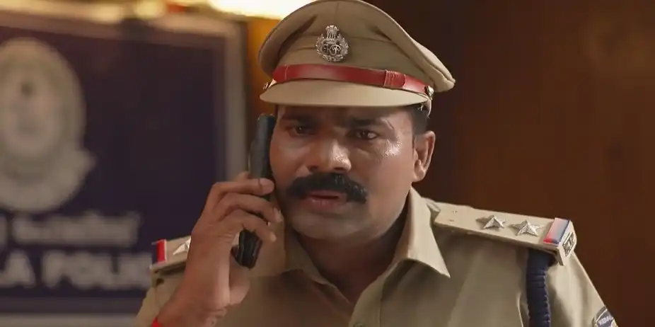 Pappi Asks Sathya to Switch on the Phone | Kudumbashree Sharada