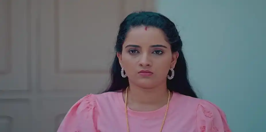 Veena Breaks Her Nuptial Chain | Madhura Nombara Kaattu