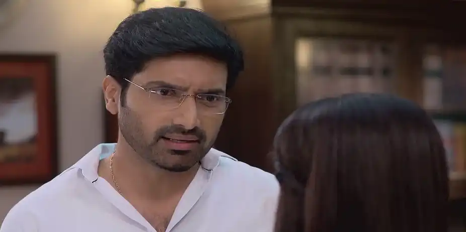 Diti's Behaviour Annoys Kavya | Mala Bodol
