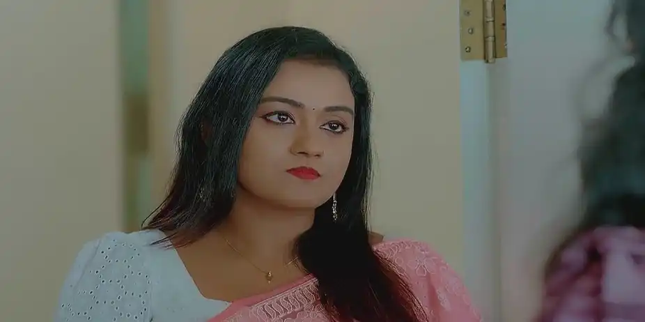 Meera Reaches Nellissery | Mangalyam