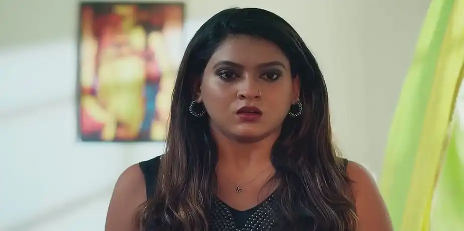 Vinay Criticises Ria | Parvathy