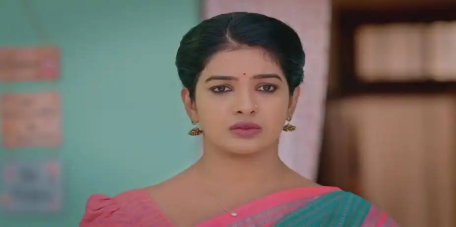 Vikram Reaches Varsha’s House | Manathe Kottaram