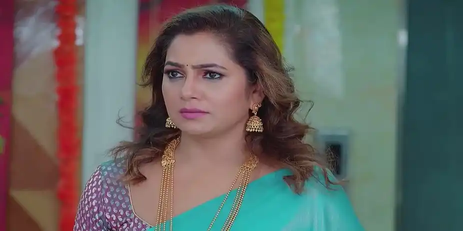Tilottama Tries to Avoid the Puja | Trinayani