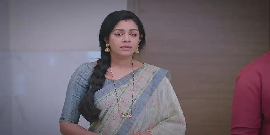 Goutham Consults a New Doctor about Malli's State | Amruthadhaare