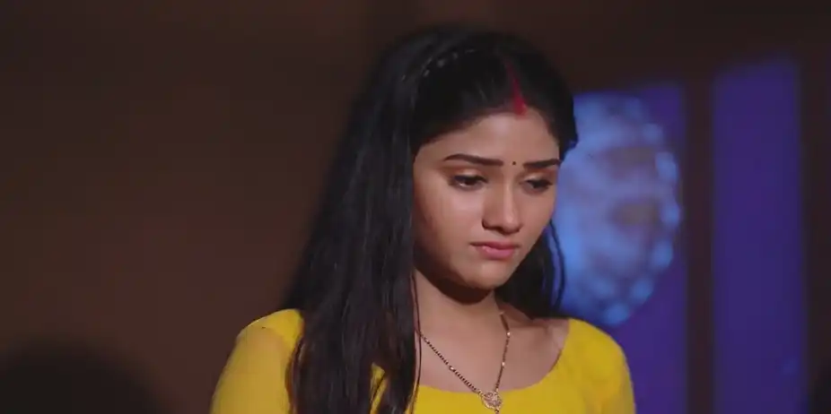 Lakshmi Helps Akshay | Tuma Bina