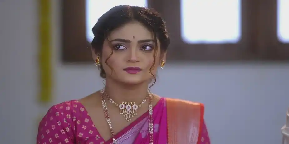 Paaru Brings Priya for the Engagement | Paaru