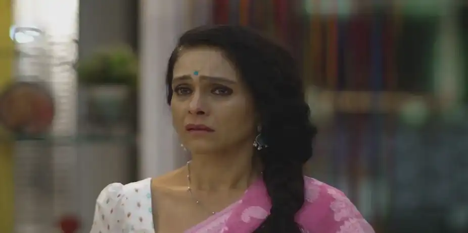 Maithili Tears Up the Application | Saatvya Mulichi Saatvi Mulgi