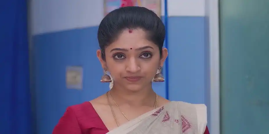 Rani Argues with the Doctor | Ninaithale Innikkum
