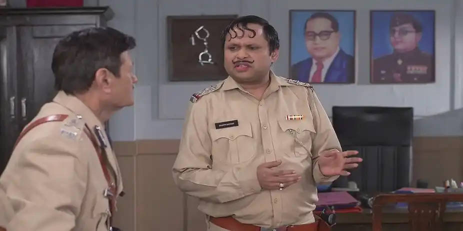 Madhurani Visits the Police Station to Report a Theft | Happu Ki Ultan Paltan