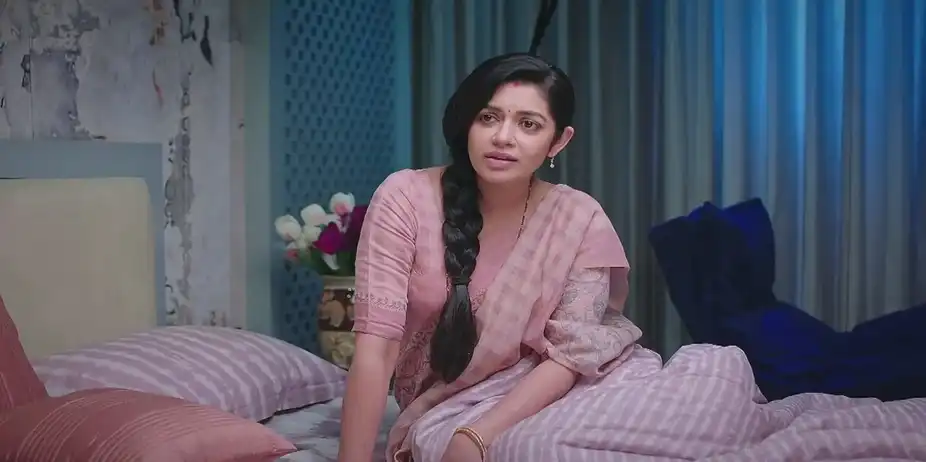 Bhoomika Asks Goutham about His Fear of Darkness | Amruthadhaare