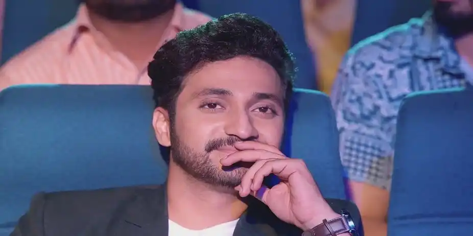 Asmi Arrives Late at the Beauty Contest | Savalyachi Janu Savali