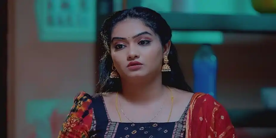 Mythili Interacts Closely with Karthik | Valsalyam