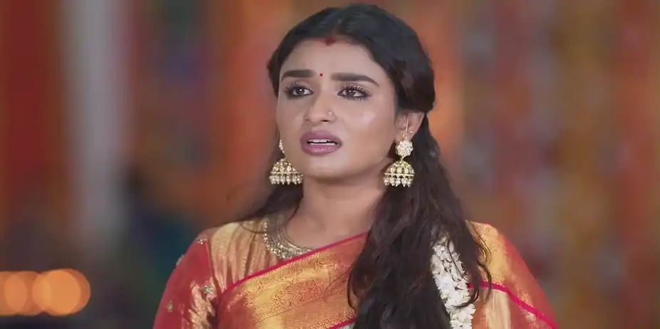 Goutham Comforts Madhumitha | Nenjathai Killathe