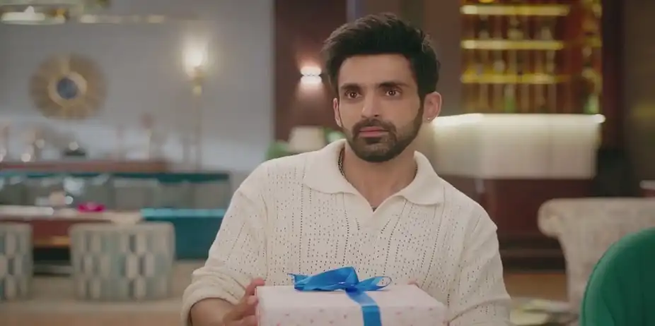Virat Receives a Snake as a Gift | Kaise Mujhe Tum Mil Gaye