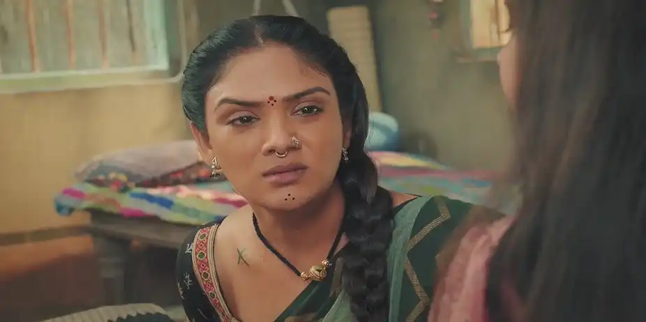 Bindi Asks Jagriti to Stop Thinking of Being Educated | Jagriti