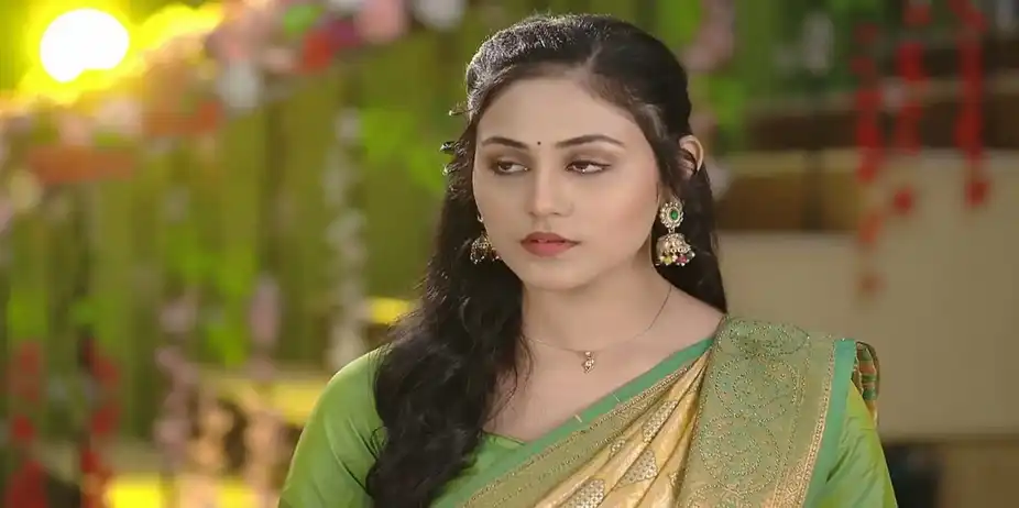 Priya Helps Sushmita | Suna Jhia