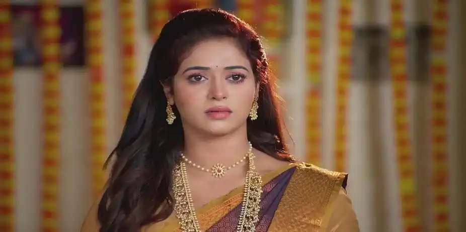 Padma Handles the Situation | Sandhya Raagam