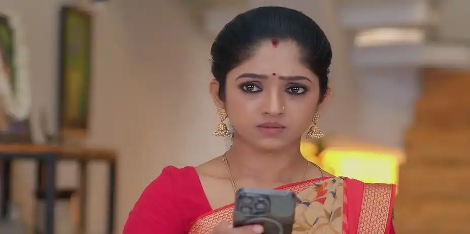 Rani Learns about Lekha's Treachery | Ninaithale Innikkum