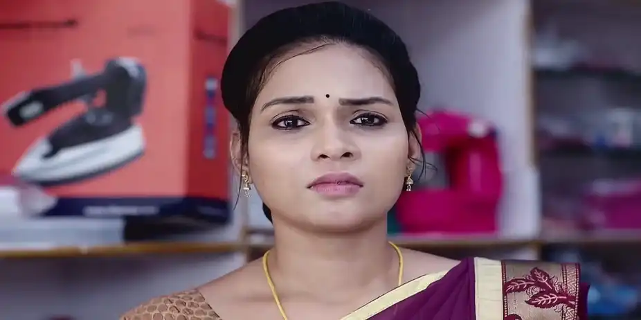 Mandaram Offers Help to Harathi | Ammayi Garu
