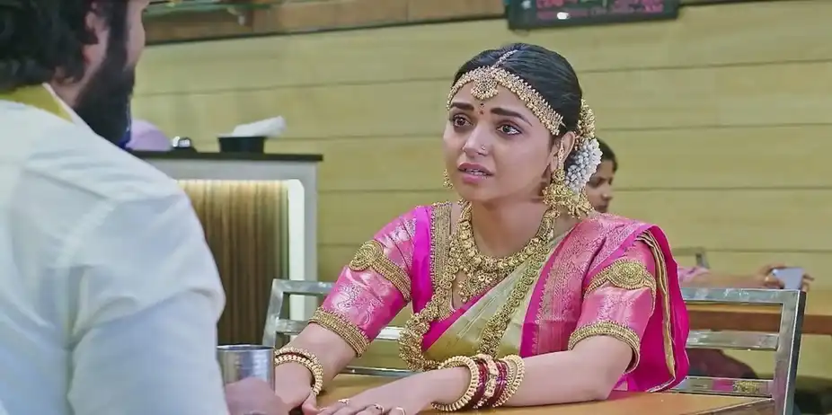 Parvathi Hesitates to return to the Wedding Venue | Annayya