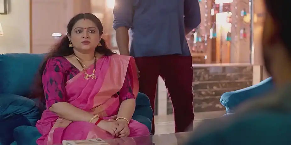 Devayani Feels Uneasy | Mayamayooram