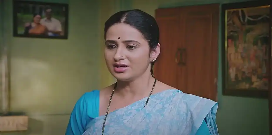 Veena Tries to Reason with Lakshmi | Lakshmi Nivasa
