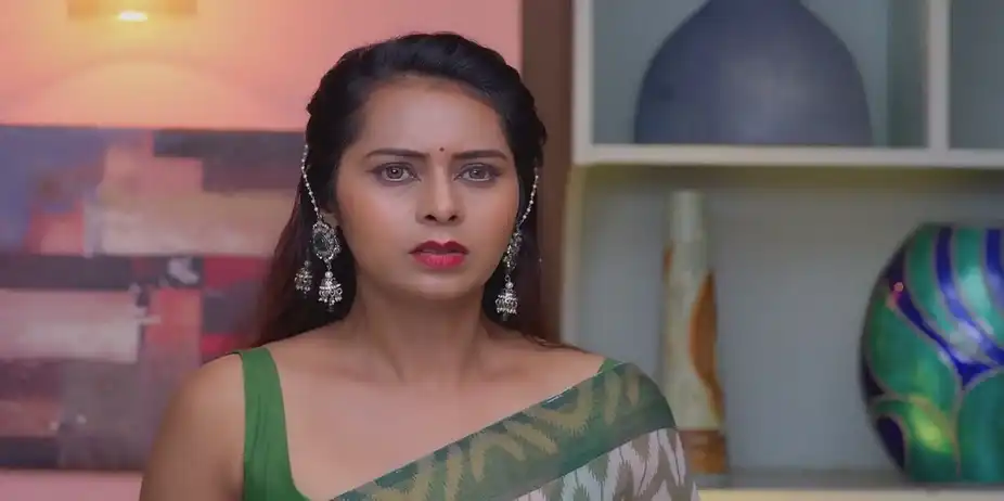 Rani Makes Lekha Unconscious | Ninaithale Innikkum