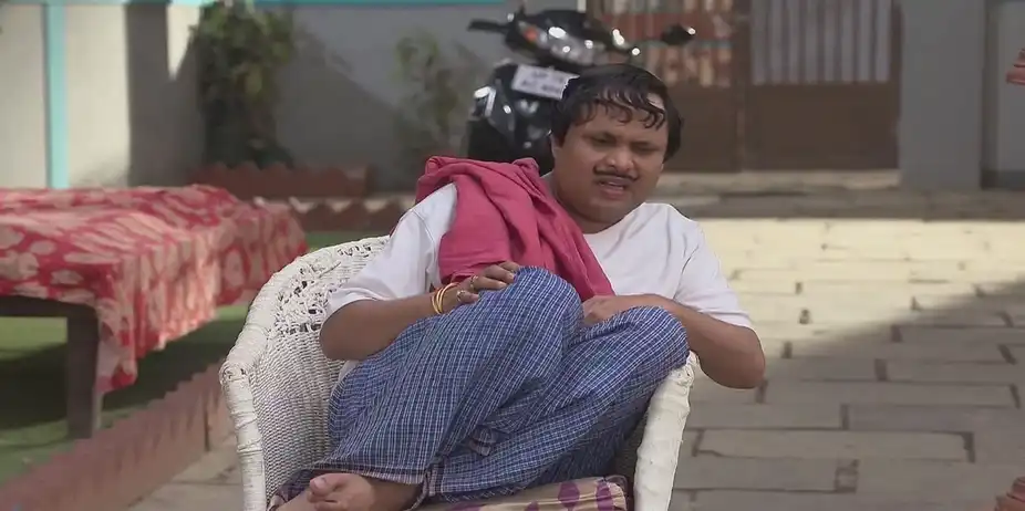 Happu Calls His Father a Ghost | Happu Ki Ultan Paltan