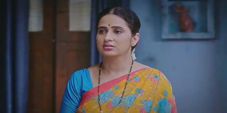 Veena Tries to Reason with Lakshmi | Lakshmi Nivasa