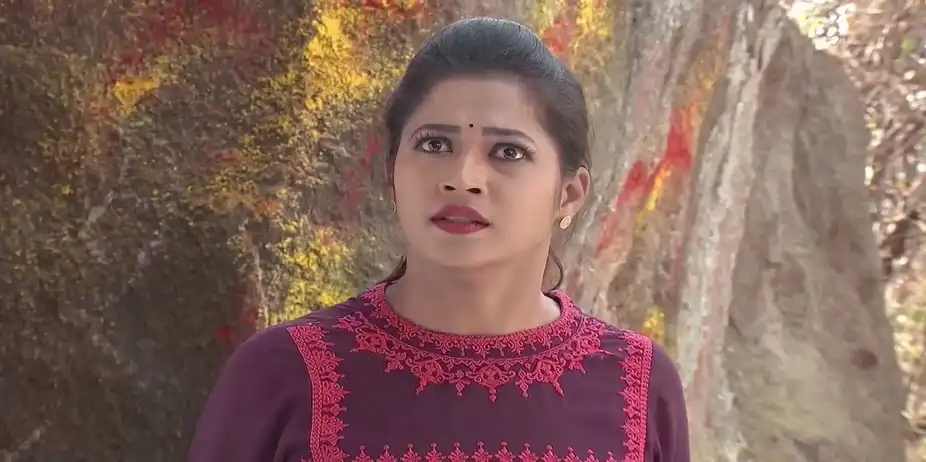 Bhadravathi Assures Parnika of Breaking Her Curse | Naagamandala