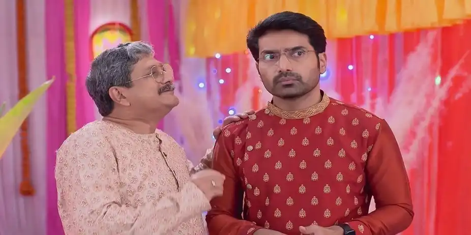 Gobindo Arranges Gifts for Diti's Family | Mala Bodol