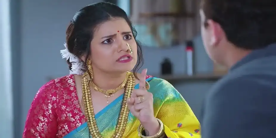 Durga Warns Yash for Helping Leela | Navri Mile Hitlerla