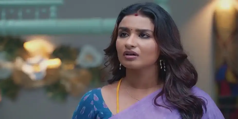 Goutham Tries to Cheer Up Madhumitha | Nenjathai Killathe