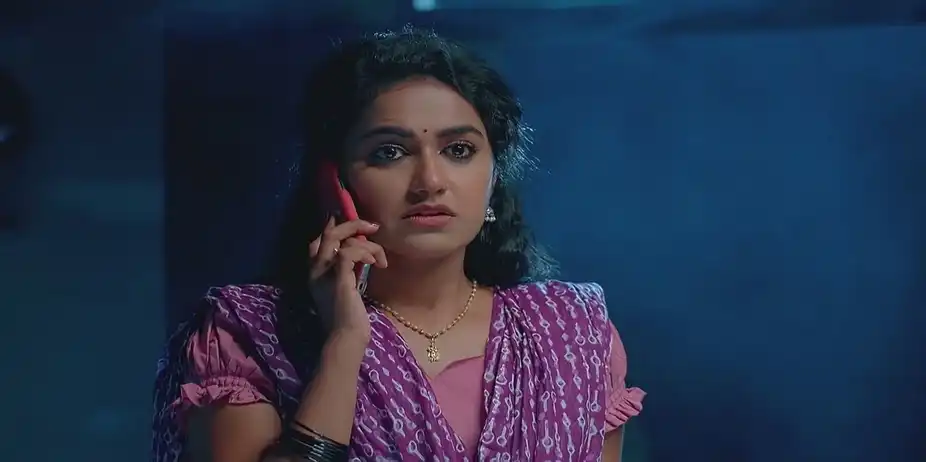 Radhika Gives Varun’s Call to Priyanka | Snehapoorvam Shyama