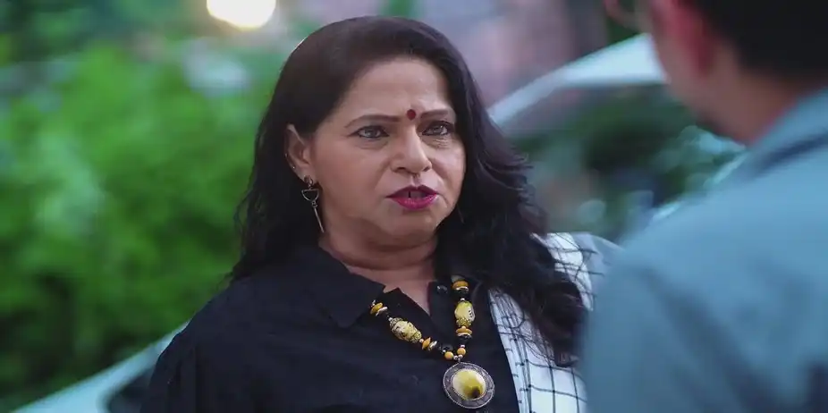 Lucky Reassures Vishakha | Punha Kartavya Ahe