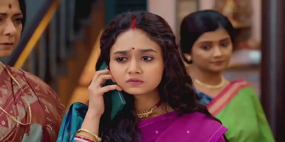 Moyna's Request to Debshankar | Puber Moyna
