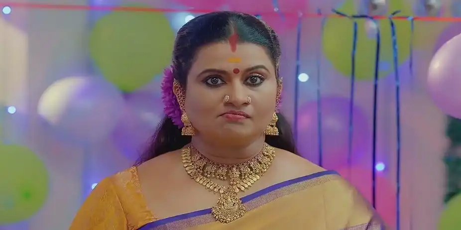 Nandhini Shows Mythili Her Place | Valsalyam