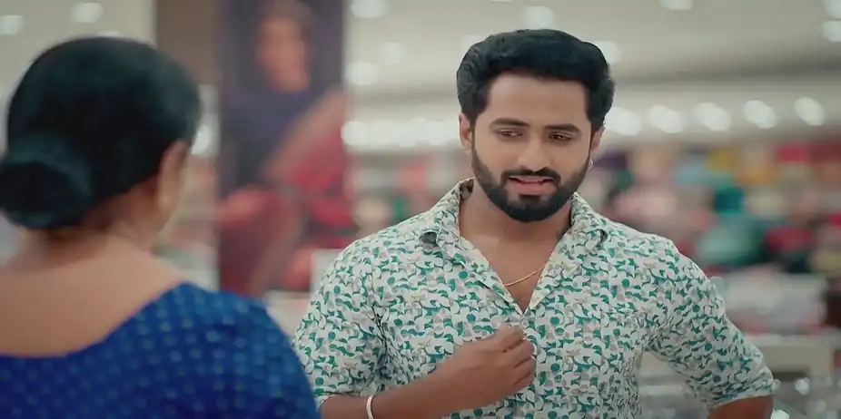 Jagan Sees Chandrika | Manathe Kottaram