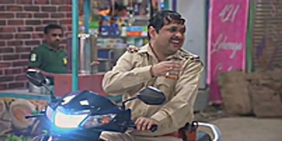 Happu Instigates Beni to Gamble | Happu Ki Ultan Paltan