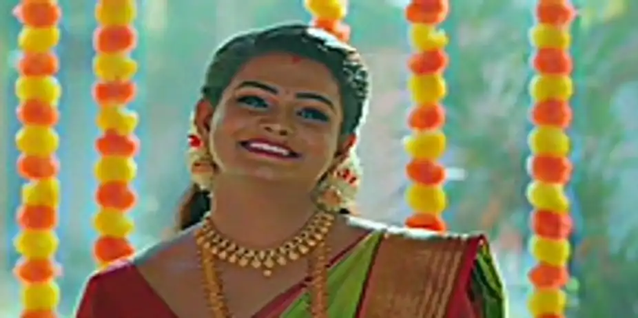 Meenakshi’s Mehendi Function Commences | Valsalyam