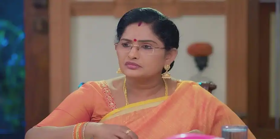 Karthik Lies to His Mother | Valliyin Velan