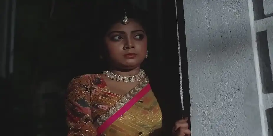 Raj Helps Sandhya | Sandhya Ragini