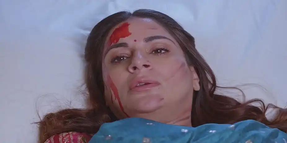 Karan Rushes Preeta to the Hospital | Kundali Bhagya