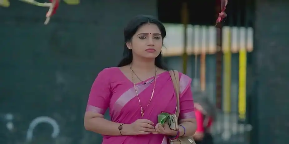 Ganga Has a Word with Gouri | Mayamayooram