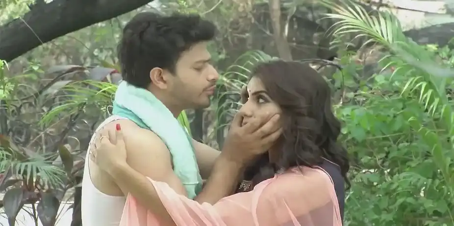 Parnika Sees Anirudha with Maya | Naagamandala