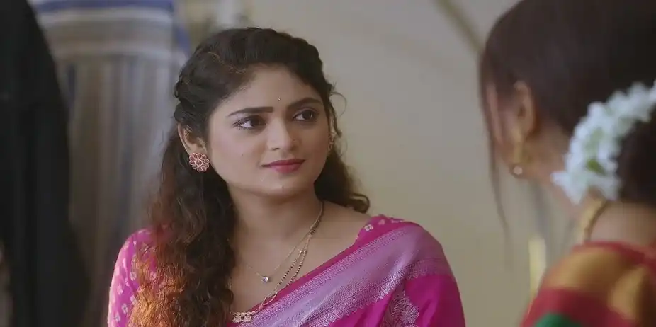 Damini Instigates Priya against Paaru | Paaru