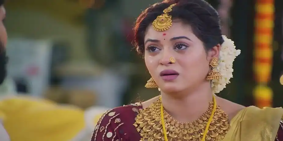 Seenu Scolds Maya | Sandhya Raagam