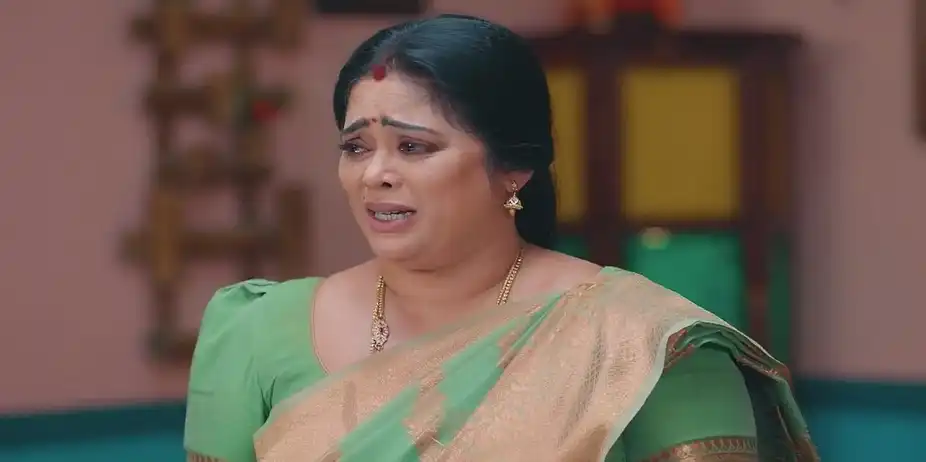 Savitri Creates a Scene | Mounam Pesiyadhe