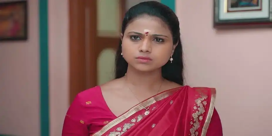 Thulasi Pacifies Her Father | Mounam Pesiyadhe